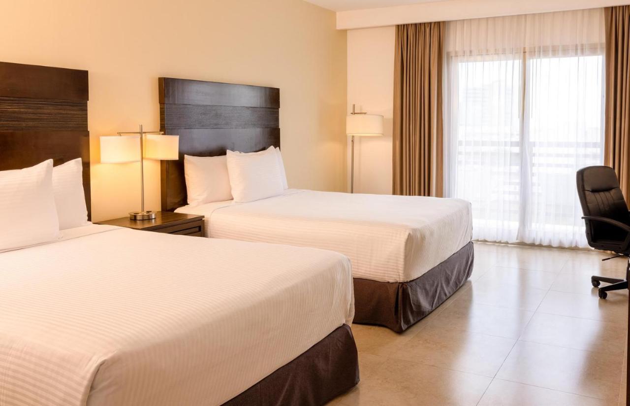 Wyndham Garden Cancun Downtown Exteriör bild