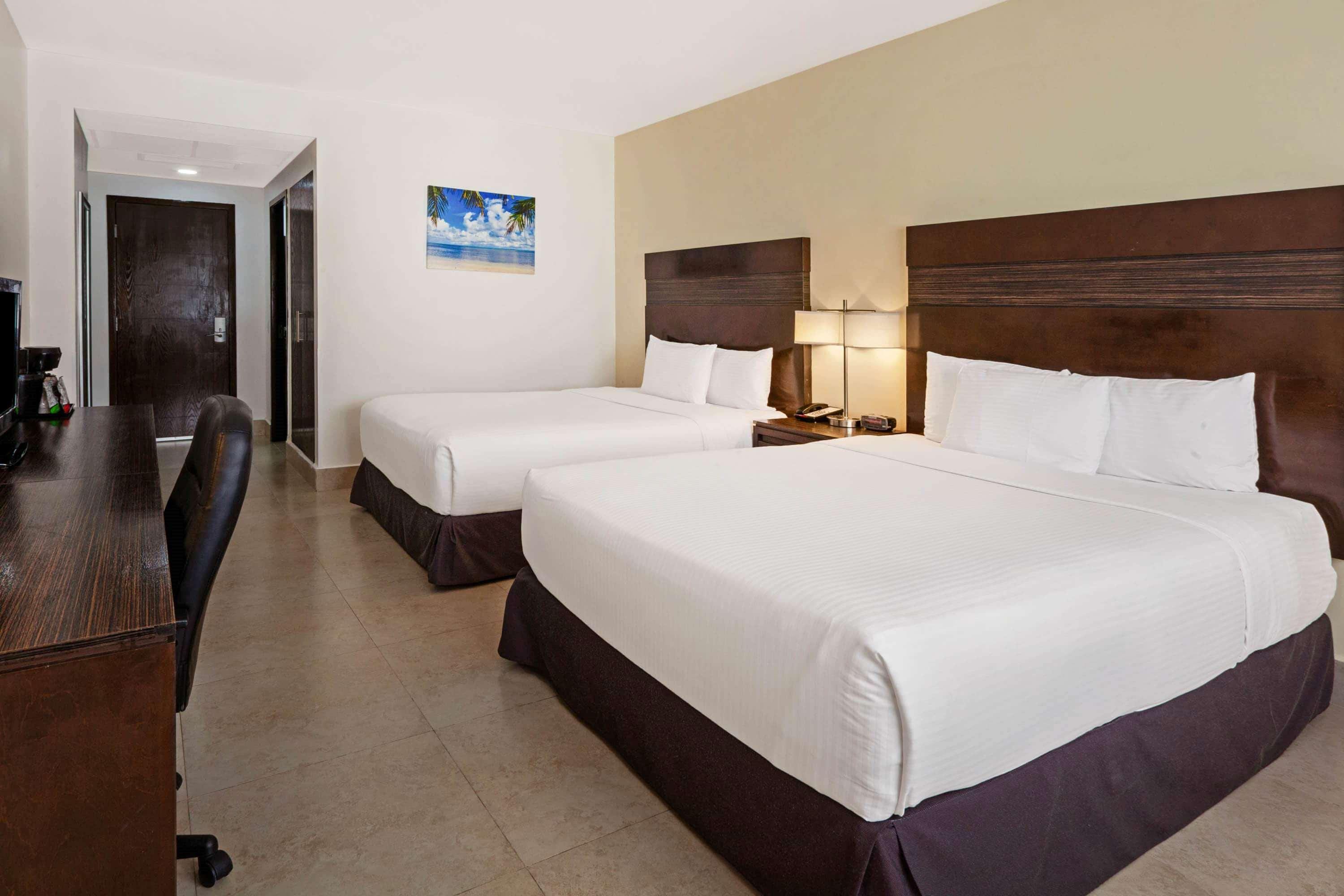 Wyndham Garden Cancun Downtown Exteriör bild