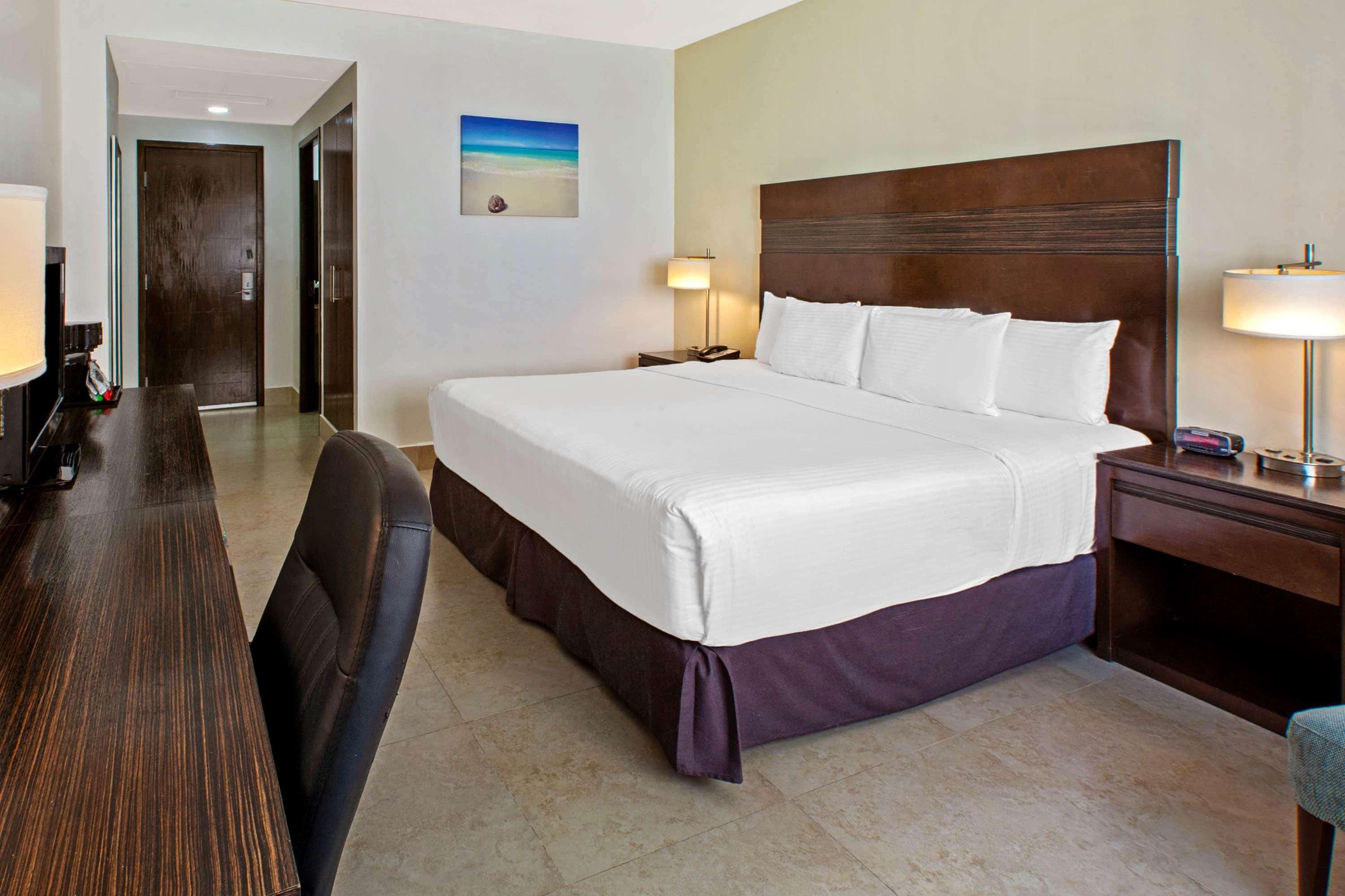 Wyndham Garden Cancun Downtown Exteriör bild